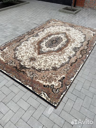 Ковер шерстяной