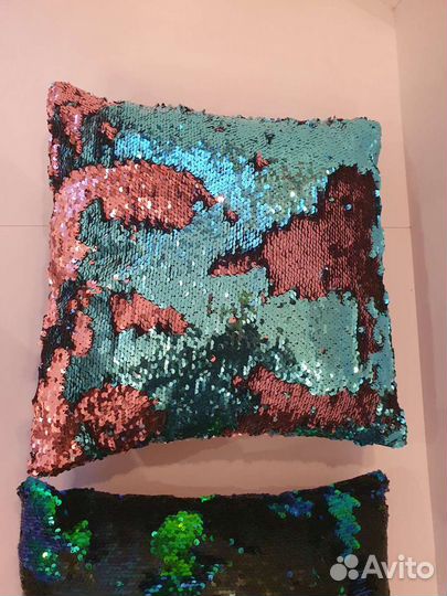Две подушки с живыми пайетками