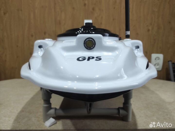 Карповый кораблик