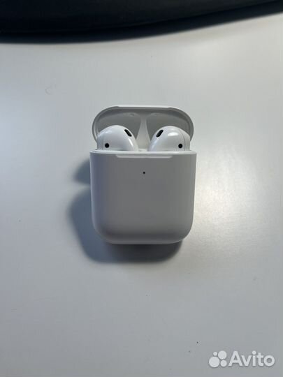 Apple Airpods 2 с беспроводной зарядкой