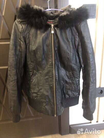 Кожаная куртка с натуральным мехом 44 размер
