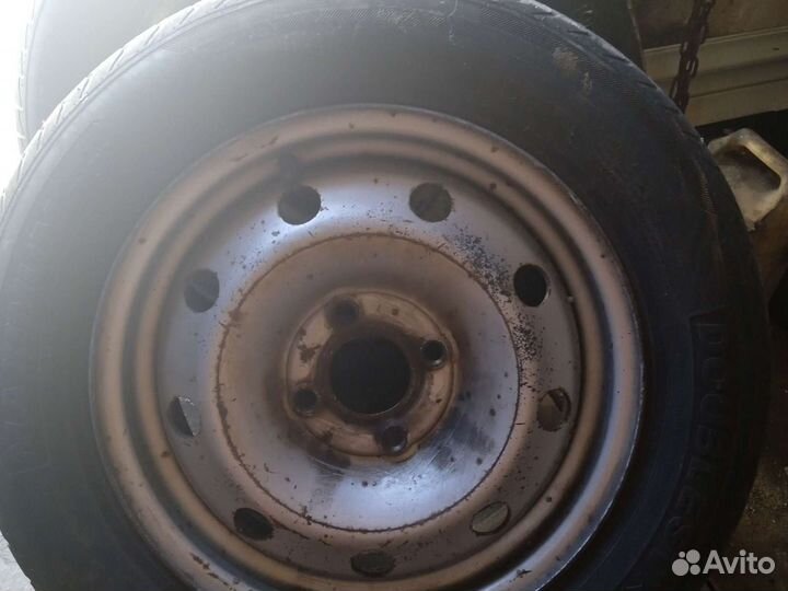 2 колёса в сборе, и 1 диск