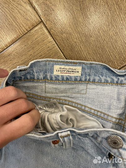 Джинсы levis