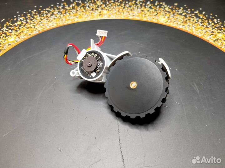 Правое колесо пылесоса Xiaomi Vacuum Mop 2 lite