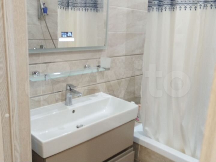 Комната 17 м² в 2-к., 19/25 эт.