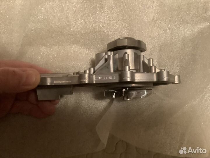 Помпа водяная (насос охлаждения ) VAG 059121008J