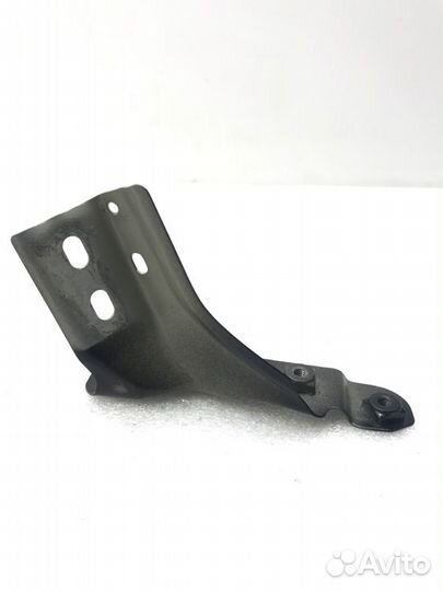 Кронштейн крыла передний правый Volkswagen Polo