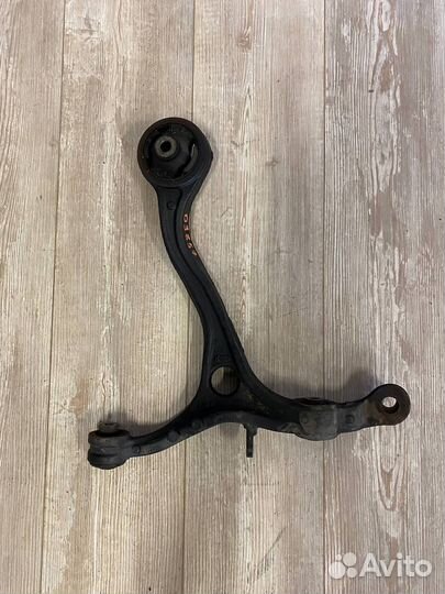 Рычаг передний нижний правый Honda Accord 8