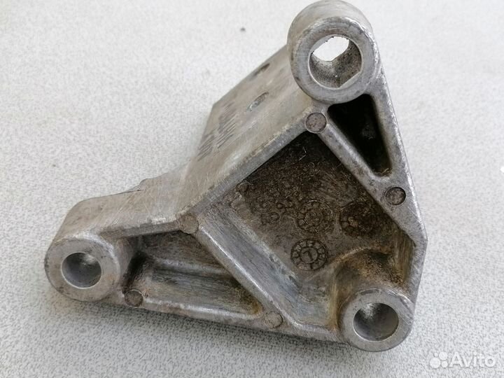 Кронштейн двигателя левый 2.7 для Dodge Intrepid