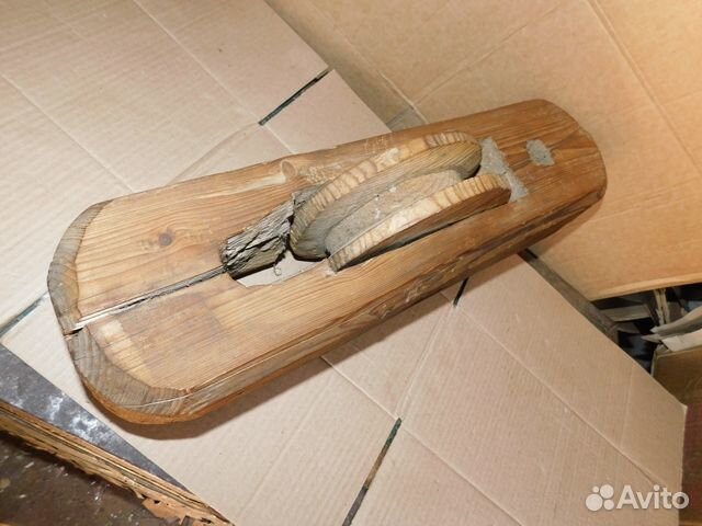 Старинный блок-таль для поднятия грузов и тяжестей