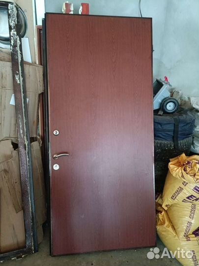 Дверь входная металлическая