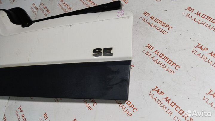 Откидной борт багажника Land Rover Discovery 3