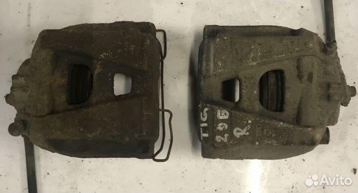 Суппорт передний VW Tiguan Passat B7 2013г