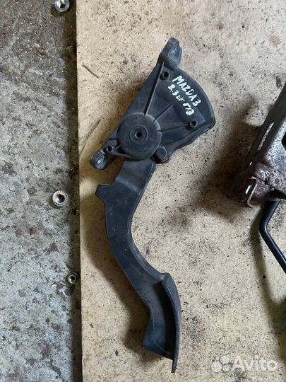 Электронная педаль газа Mazda 3 bk 2.0 2.3