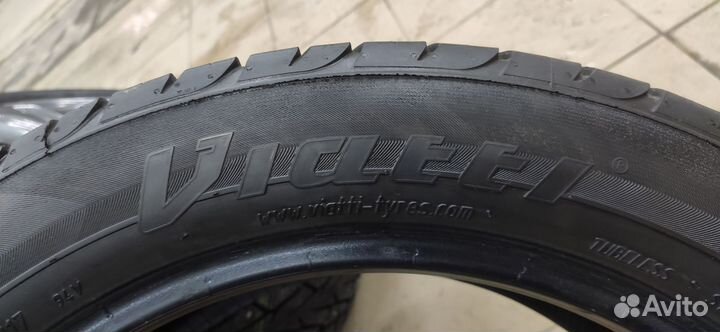 Viatti Strada Asimmetrico V-130 225/50 R17 94V