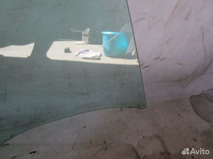 Стекло двери задней правой Renault Laguna III 2008