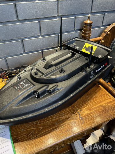 Прикормочный кораблик с gps, эхолотом и т.д