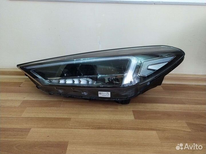Hyundai Tucson 3 Фара левая