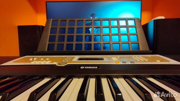 Синтезатор yamaha psr200