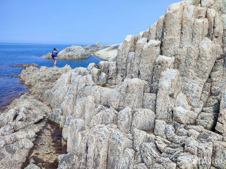 Экскурсия к мысу Столбчатый и глэмпинг на Кунашире