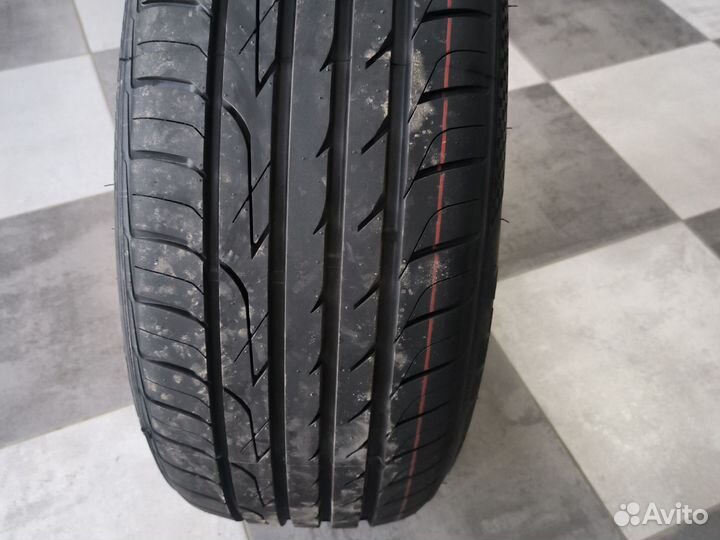 Three-A P606 225/55 R17 101W