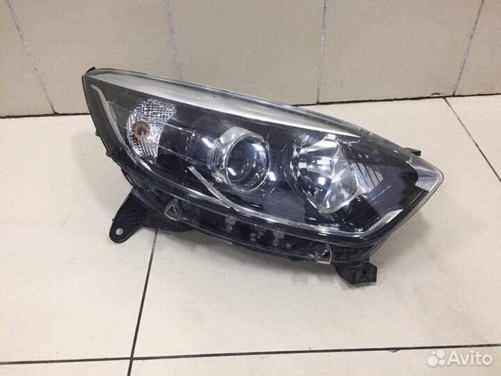 Фара правая Renault Kaptur