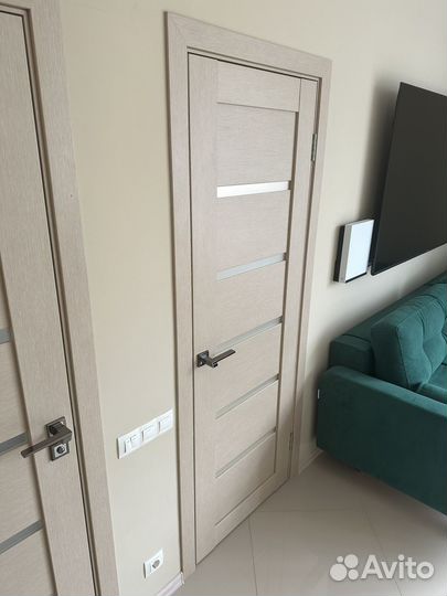 2 новых двери со стеклянными вставками