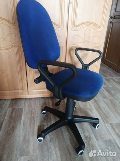 Компьютерное кресло