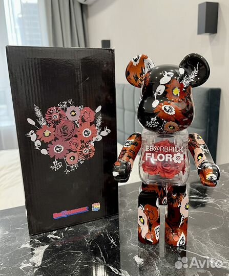 Мишка Bearbrick Flora