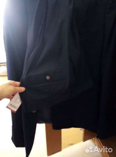 Костюм тёмно-синий р 48-188 (скорее 182р), новый