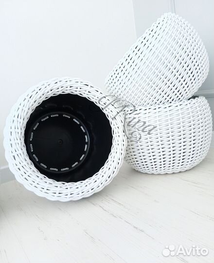 Кашпо, горшок из искусственного ротанга