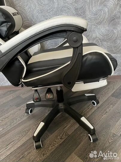 Кресло для игр. Игровое кресло с массажем