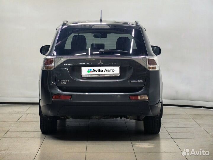 Mitsubishi Outlander 2.4 CVT, 2013, 138 500 км