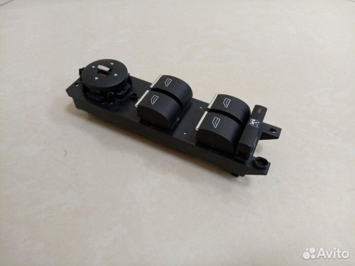 Блок управления стеклоподъемниками Ford Focus CB8