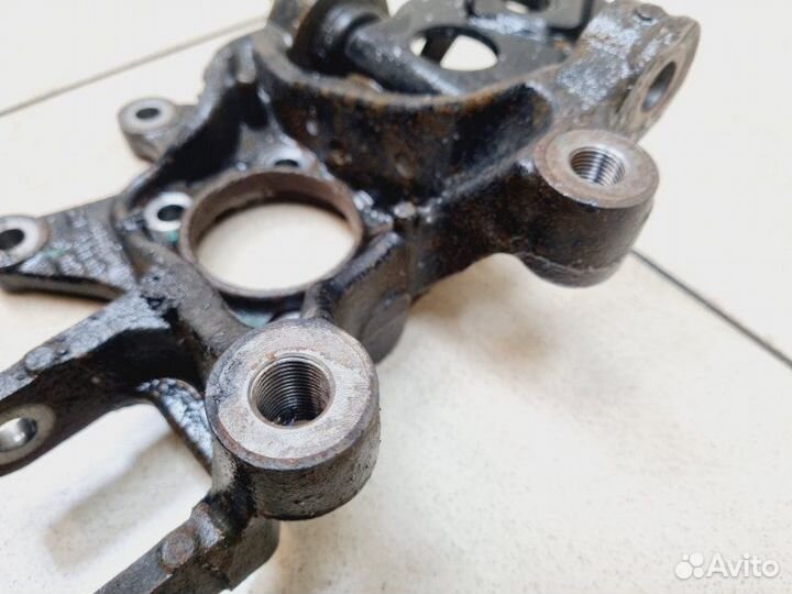 Кулак задний правый Geely Atlas 2.4 4G24 AT 2020