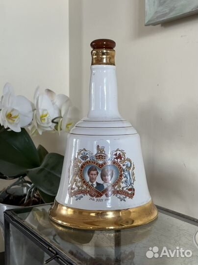 Королевская семья Англии бутыль Диана и Чарльз