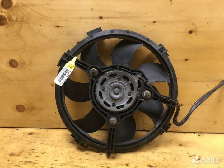 Диффузор радиатора Volkswagen Passat 3B3 AZX 2003