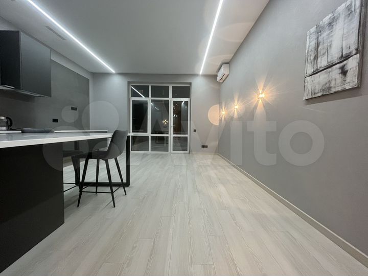 2-к. квартира, 65 м², 4/17 эт.