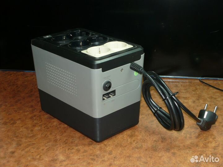 Бесперебойник (UPS) Ippon Back Verso 600