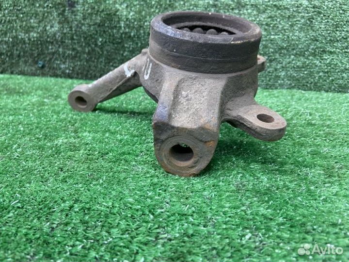 Поворотный кулак передний правый Hyundai Sonata 5