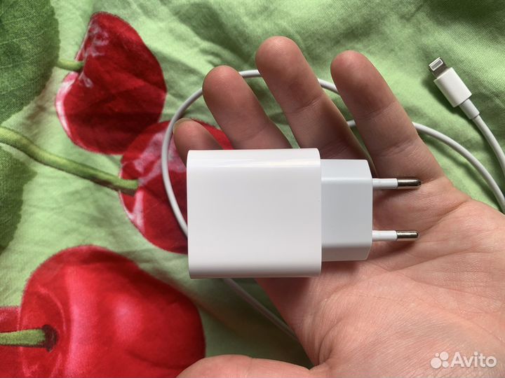 Зарядное устройство для iPhone