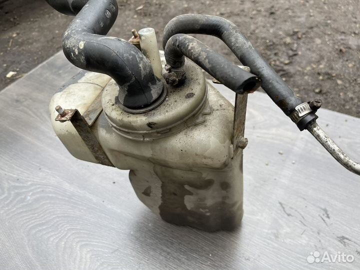 Бочек омывателя лобового стекла w140