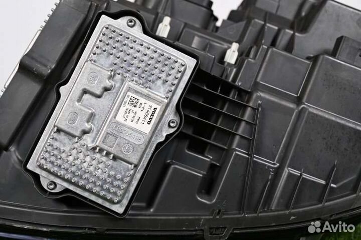 Фара передняя правая Volvo Xc90 L A4 2.0 дизель