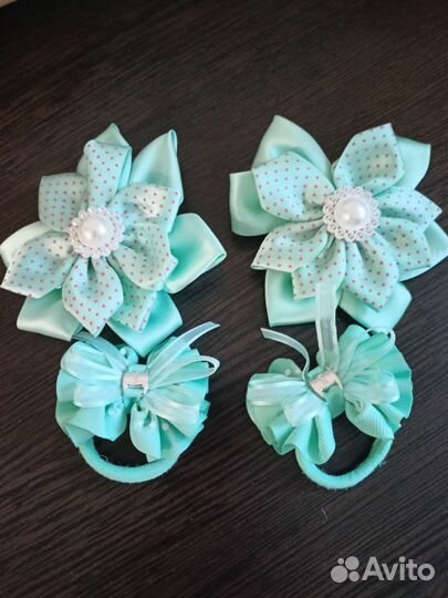 Два набора резинок для волос