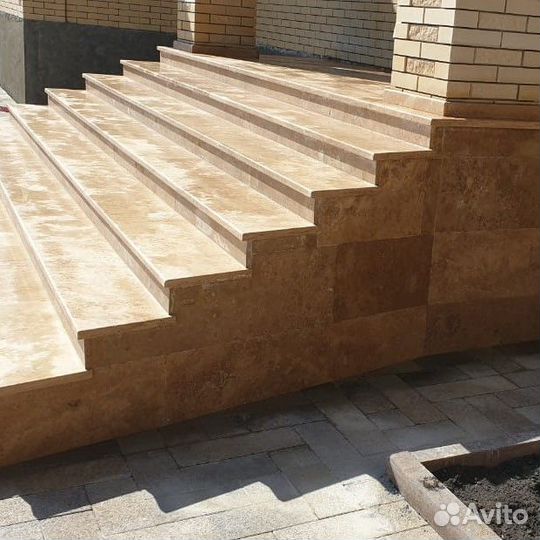 Травертин камень для облицовки дома, лестниц