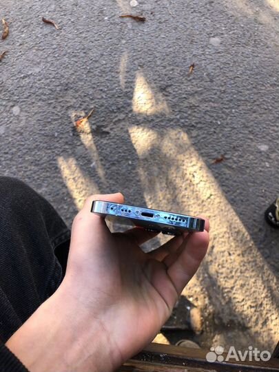 iPhone xr в корпусе