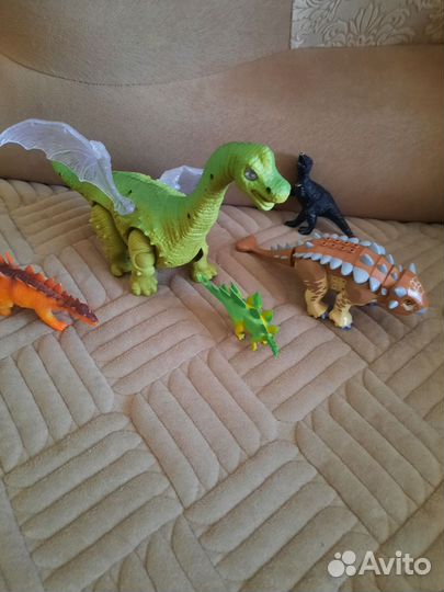 Динозавры игрушки