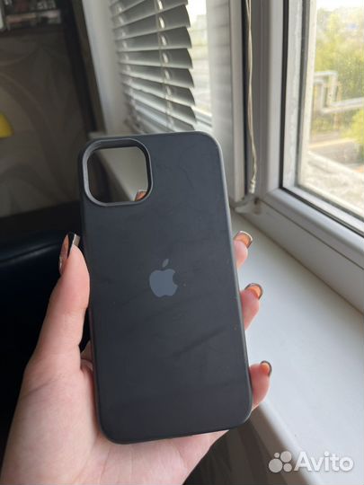 Чехол на iPhone 13