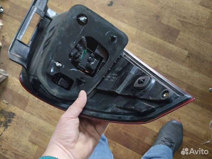 Фонарь задний правый Лагуна три универсал