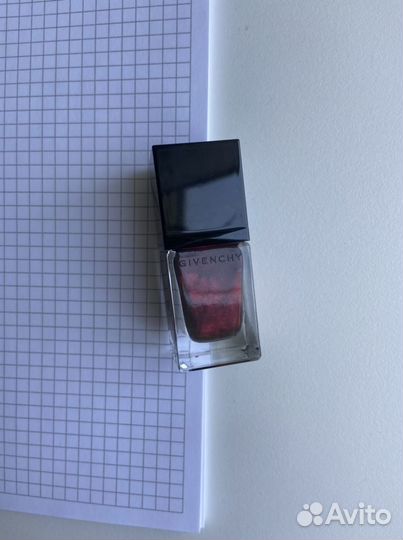 Лак Givenchy